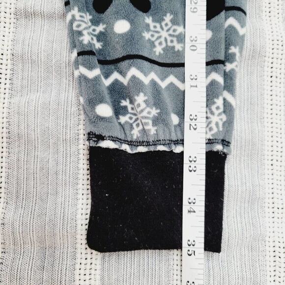 Disney Womens Mickey Mouse Snowflake Fleece Pajama Set Size X-Small Grey Black - Picture 12 of 16
